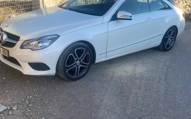 Mercedes-Benz E 220