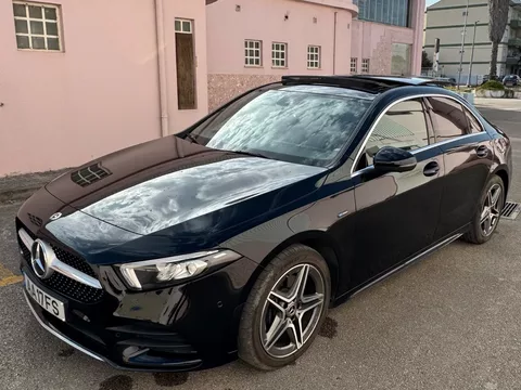 Mercedes-Benz A 250 Limousine e AMG Line