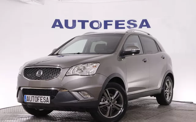 Ssangyong Korando 2.0 D20T LIMITED 4X2 175CV 5P # CUERO, PARKTRONIC