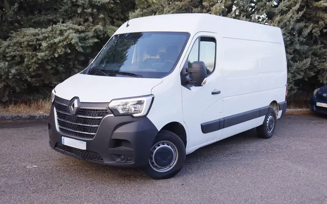 Renault Master F3300 L2H2 2.2 BLUE DCI CONFORT 135CV 4P VENTA SOLO PROFESIONAL # IVA DEDUCIBLE,PARKTRONIC