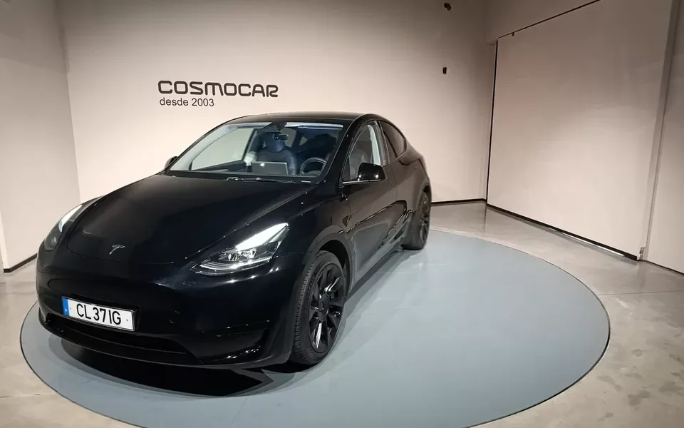 Tesla Model Y RWD