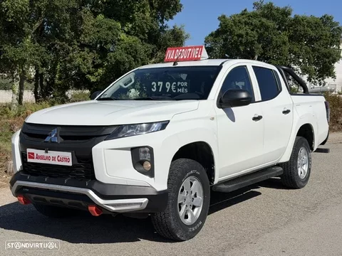 Mitsubishi L200 2.3 DI-D Space Cab Invite Strakar Look 4WD