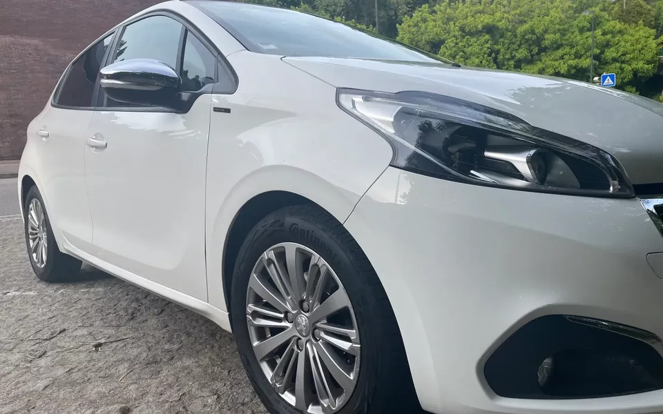 Peugeot 208 1.5 BlueHDi Signature
