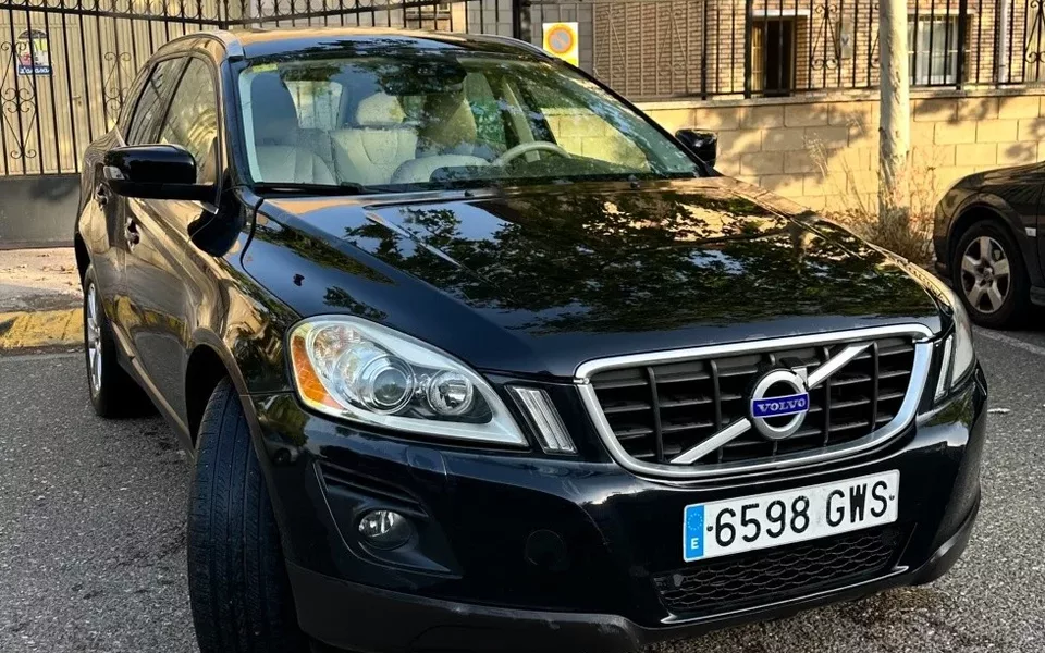 VOLVO XC60 XC60 2.4D Momentum Aut.