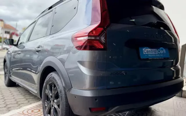 Dacia Jogger 2023 1.0 ECO-G SL Extreme + 7L Bi-Fuel 101Cv | GPS | CÂMARA | CARPLAY