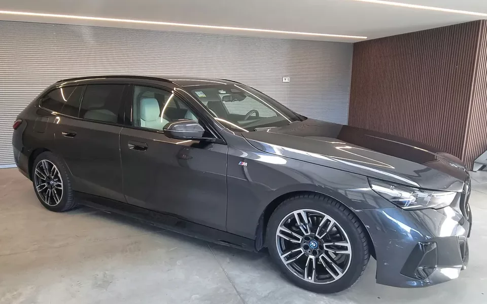 BMW 530 e Pack Desportivo M