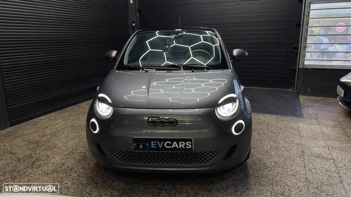 Fiat 500e La Prima