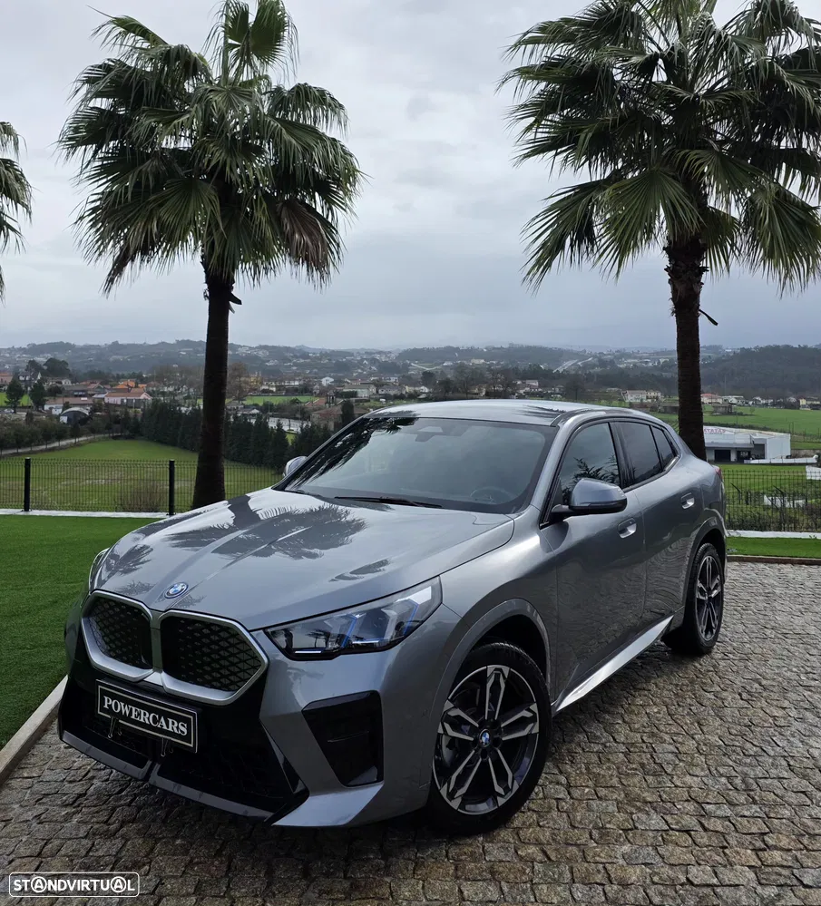 BMW iX2 eDrive20 Pack Desportivo M