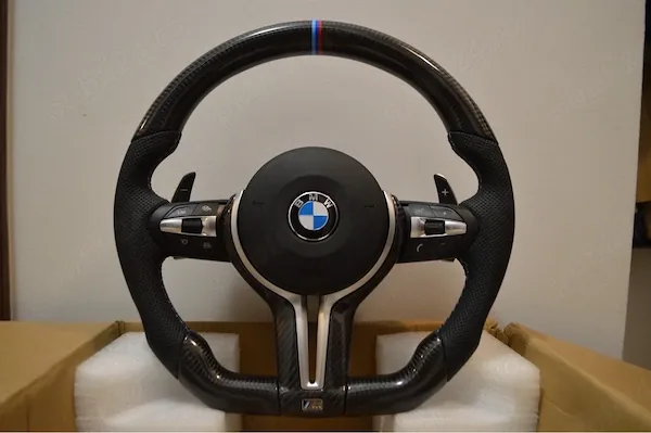 Volan carbon BMW categoria F