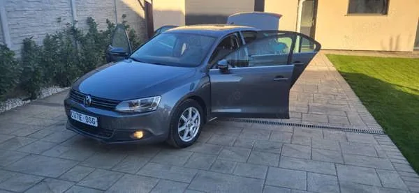 Volkswagen Jetta Limuzina Cutie automata DSG