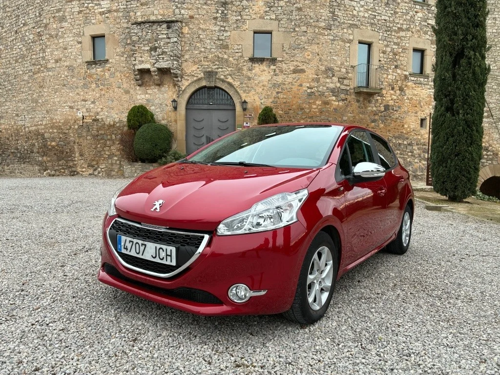 PEUGEOT 208 208 1.6e-HDi Style