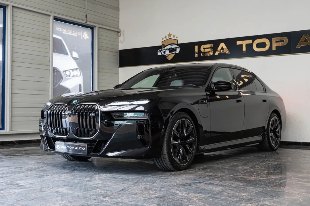 BMW M7 M760e xDrive 2024