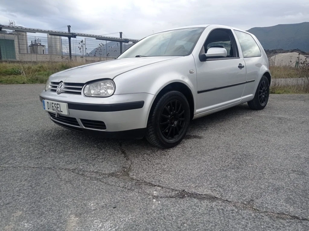 VOLKSWAGEN Golf Golf 1.9TDI Conceptline 4Motion