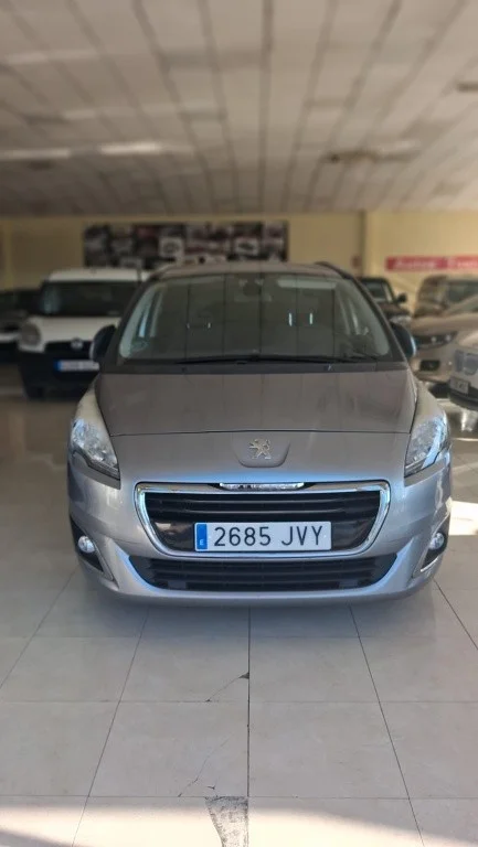 PEUGEOT 5008 5008 1.6 BlueHDi Style 7 pl. 120