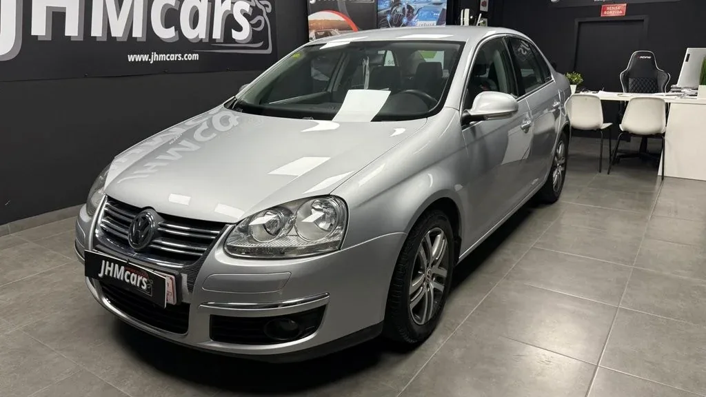 VOLKSWAGEN Jetta Jetta 1.6 FSI Advance