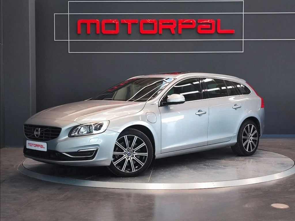 VOLVO V60 Volvo 2.4 D6 Híbrido AWD Auto