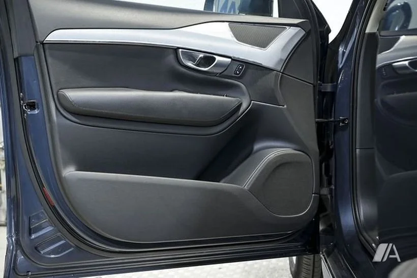 VOLVO XC90 2.0 T8 AWD Core Recharge Auto