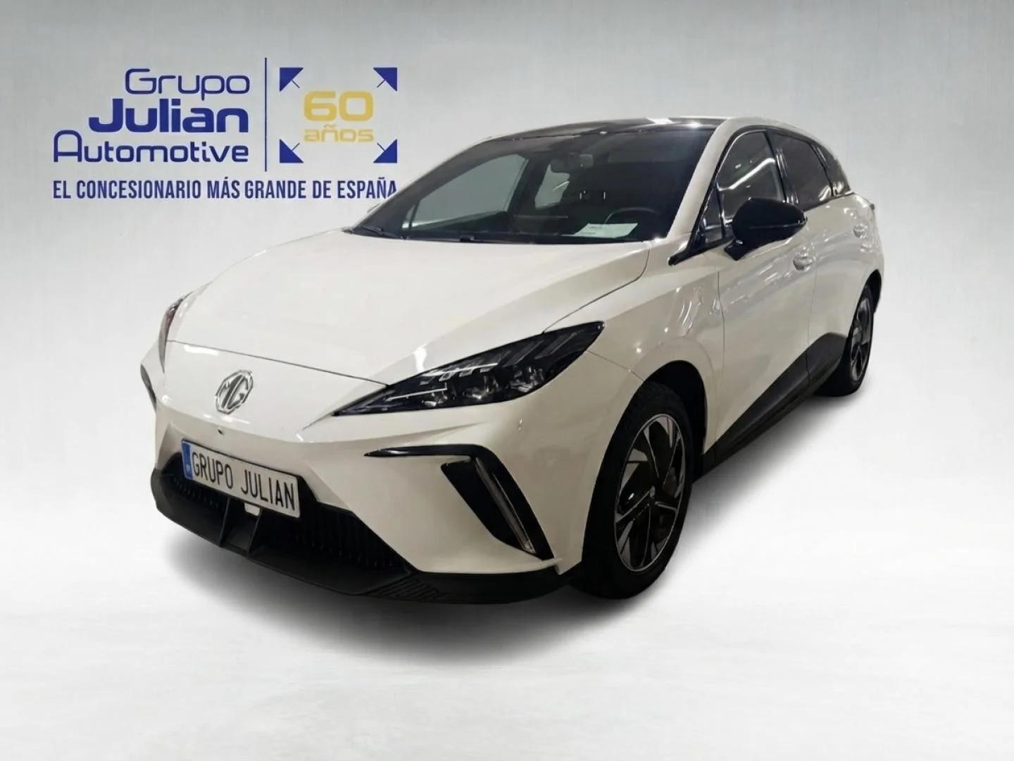 MG MG4 64kWh Luxury AUTONOMIA 450KMS 204CV