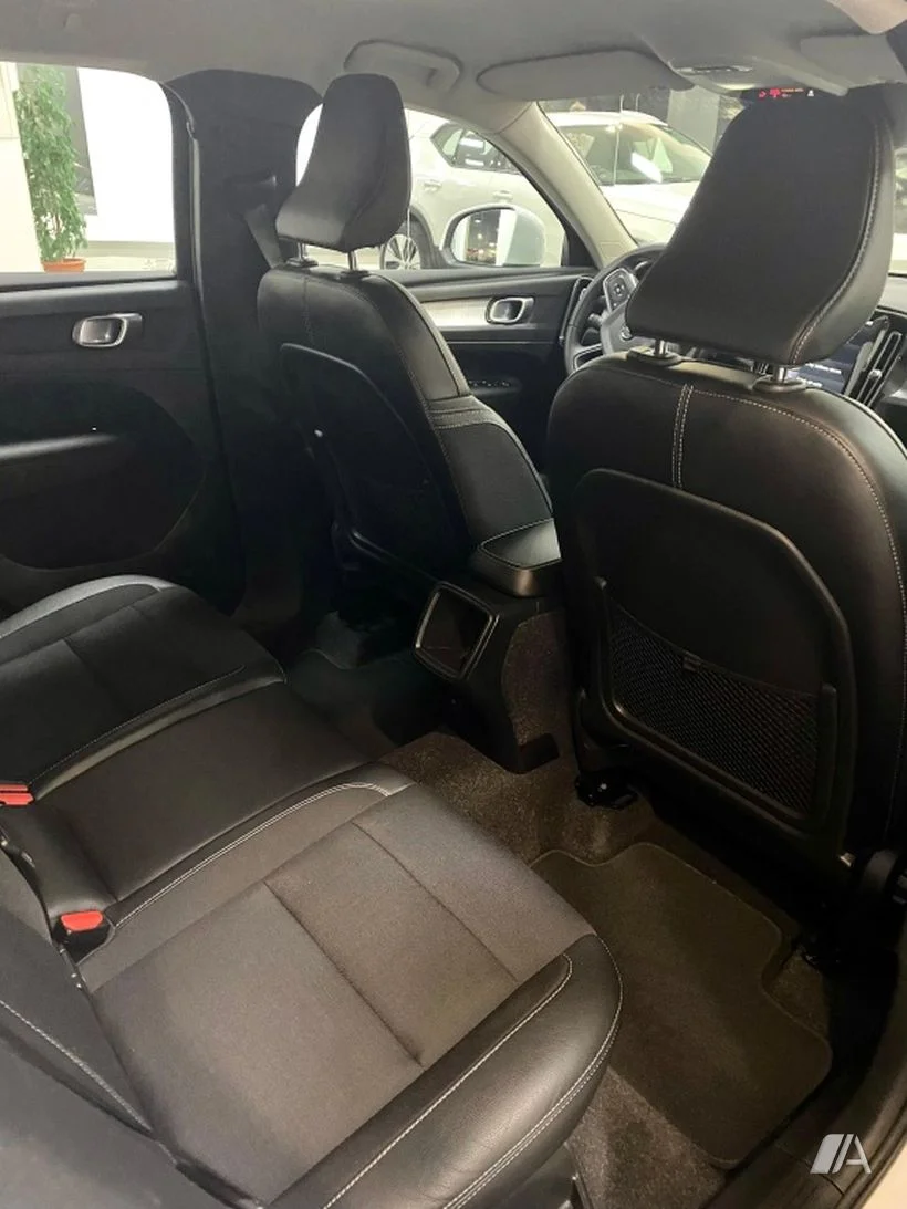 VOLVO XC40 XC40 D4 Business Plus AWD Aut.