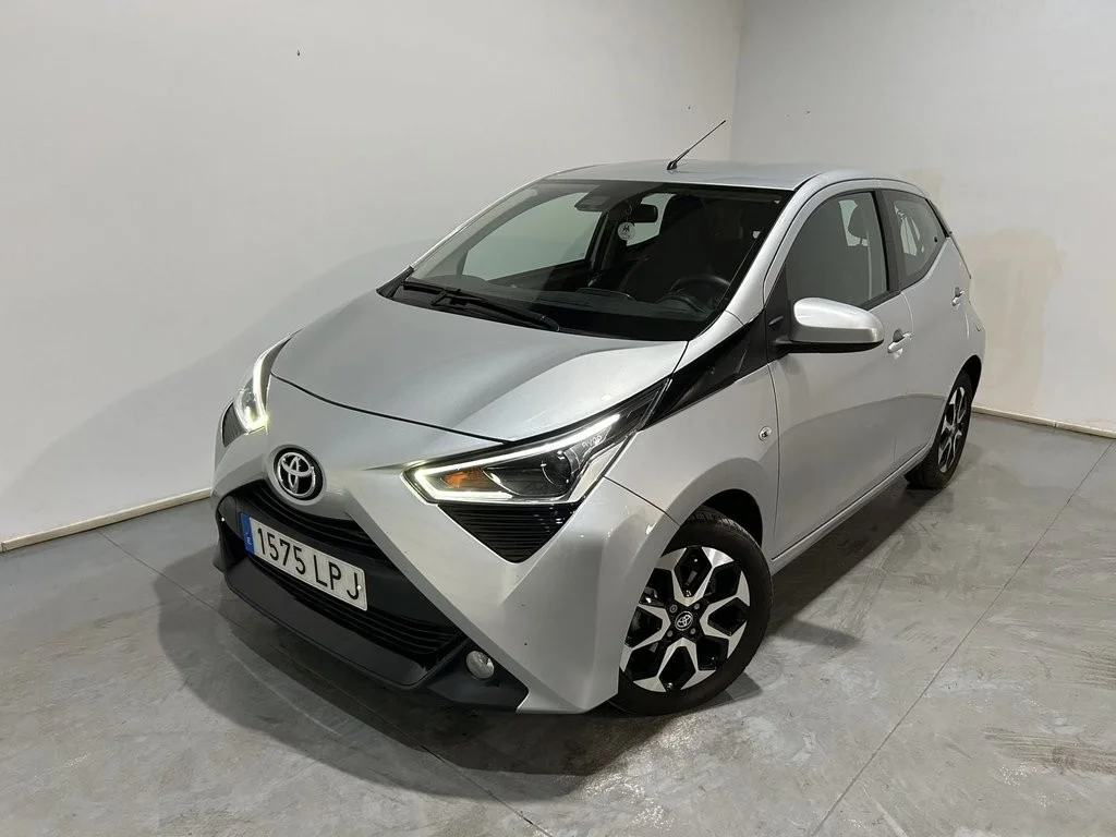 TOYOTA Aygo Aygo 70 x-play
