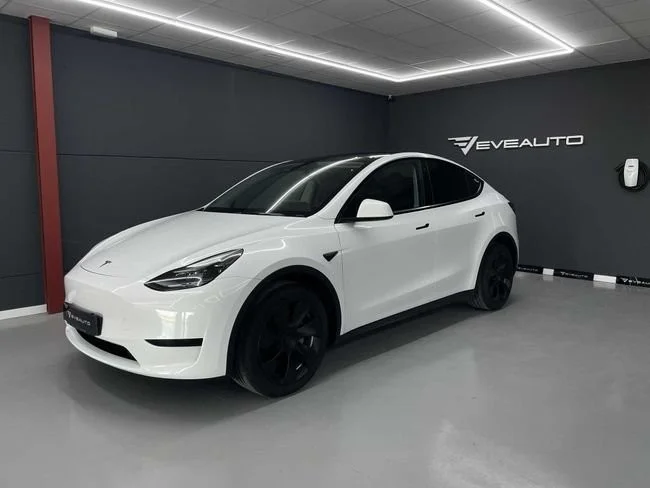 TESLA Model Y RWD tracción trasera acabado Premium