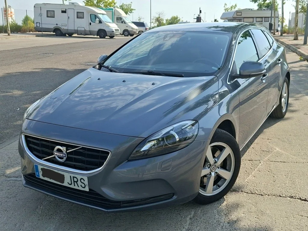 VOLVO V40 V40 D3 Momentum 150