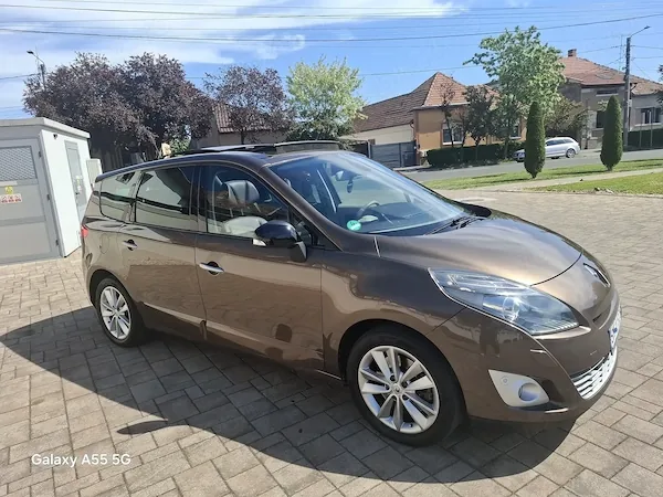 Vand Renault Grand Scenic 2011 2.0 l 160 cp