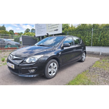 HYUNDAI i30 1.4E, 2011 ROK
