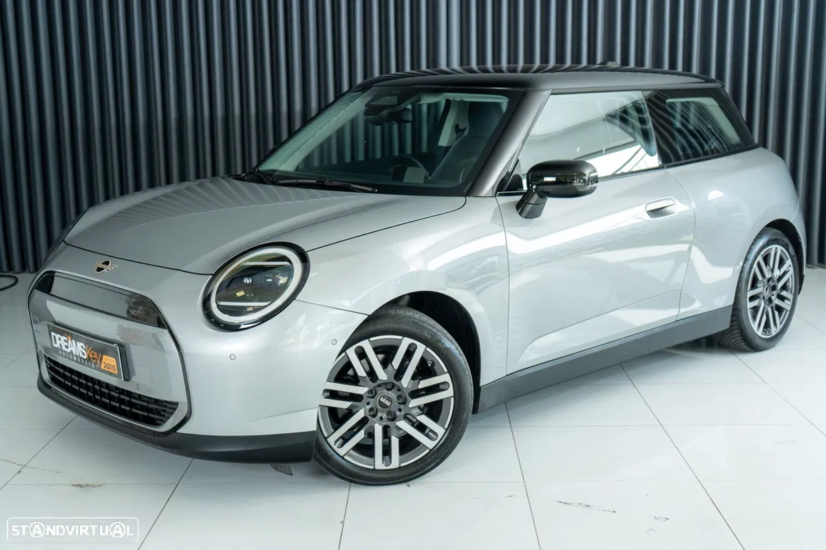 MINI 3 Portas Cooper E Essential