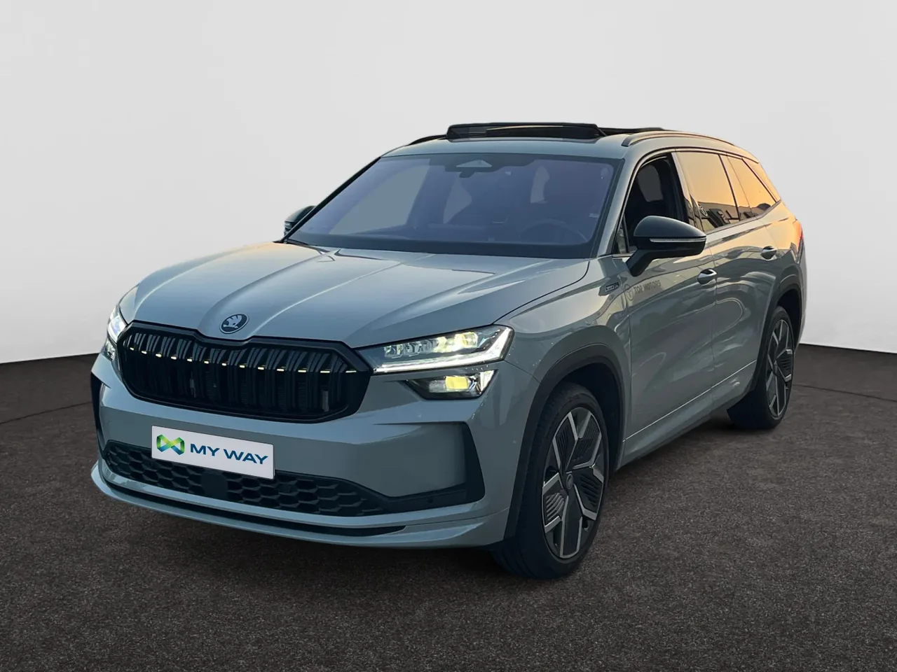 SKODA Kodiaq SPORTLINE🏁*AUTOMAAT*150PK*PANODAK*CANTON🔊*LED MATRIX*CARPLAY*TREKHAAK