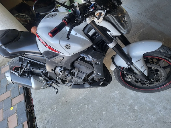 Vând moto Yamaha FZ1 in perfectă stare