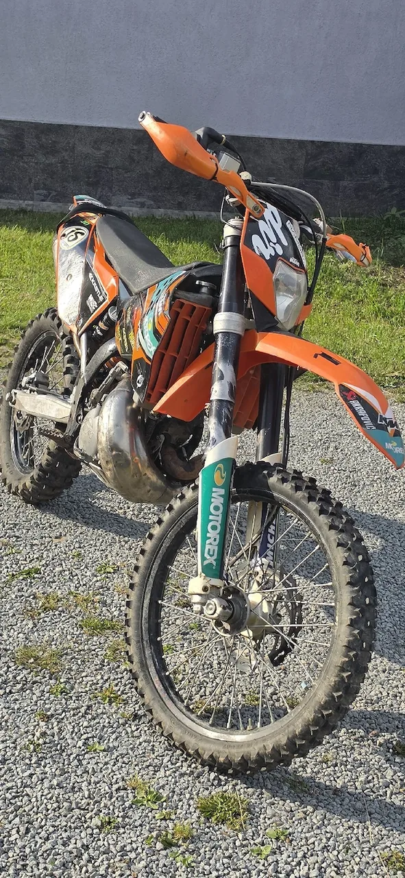Vând ktm exc 200 2t