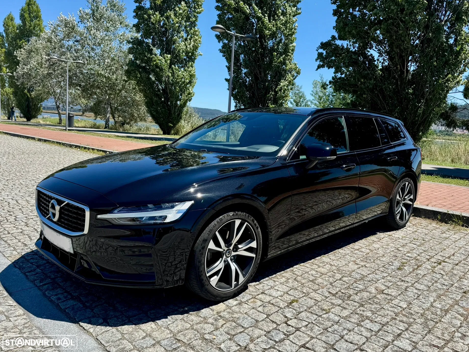 Volvo V60 2.0 D4 R-Design Geartronic