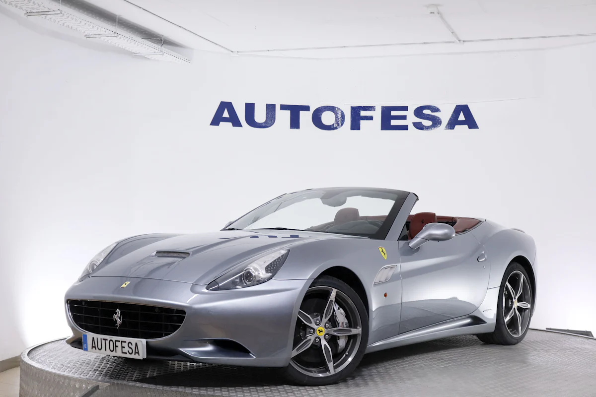 Ferrari CALIFORNIA 4.3 V8 AUTO 490CV 2P # NAVY,CUERO,BIXENON