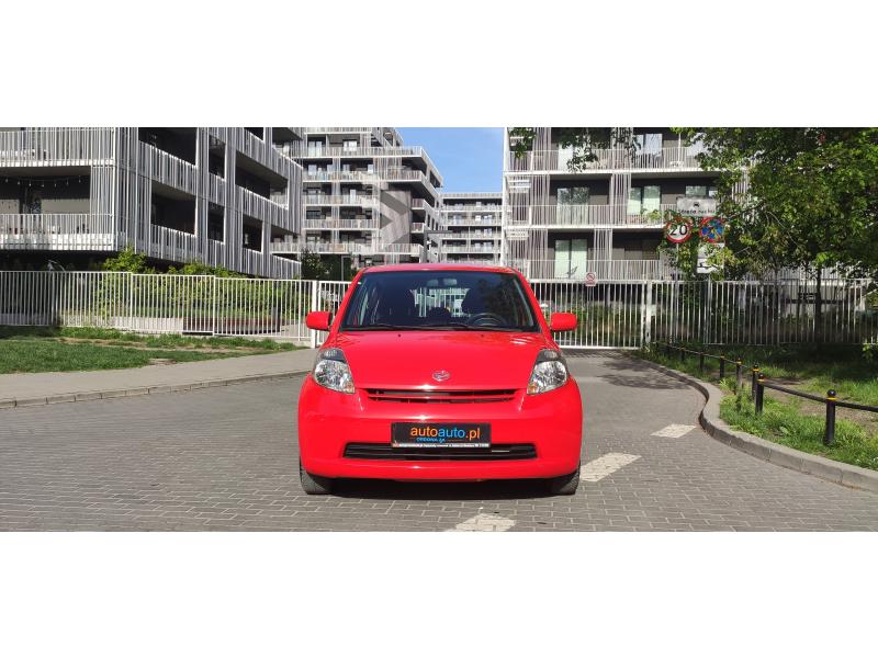 Daihatsu SIRION 2005