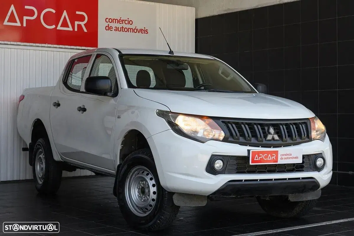 Mitsubishi L200 2.4 DI-D CD Invite 4WD