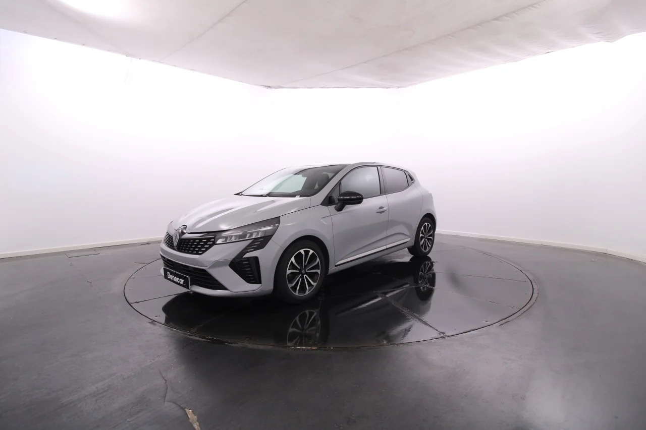 Renault Clio TCe 90 Techno / GPS / Vidros Escurecidos / Cam. Traseira / LED / JLL