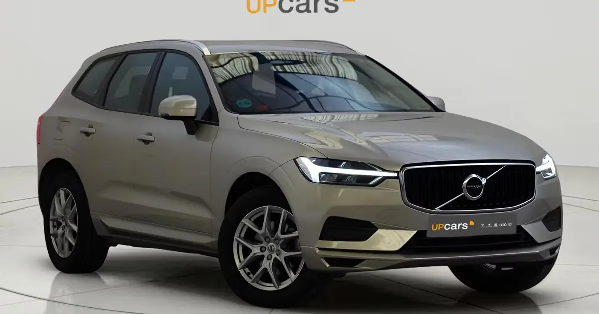 volvo xc60 2.0 T8 AWD Momentum Auto