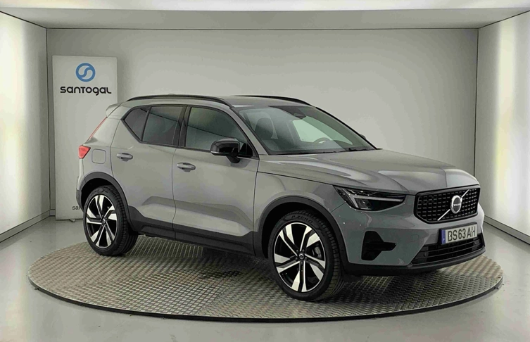 VOLVO - XC40 - XC40 2.0 B3 Plus Dark