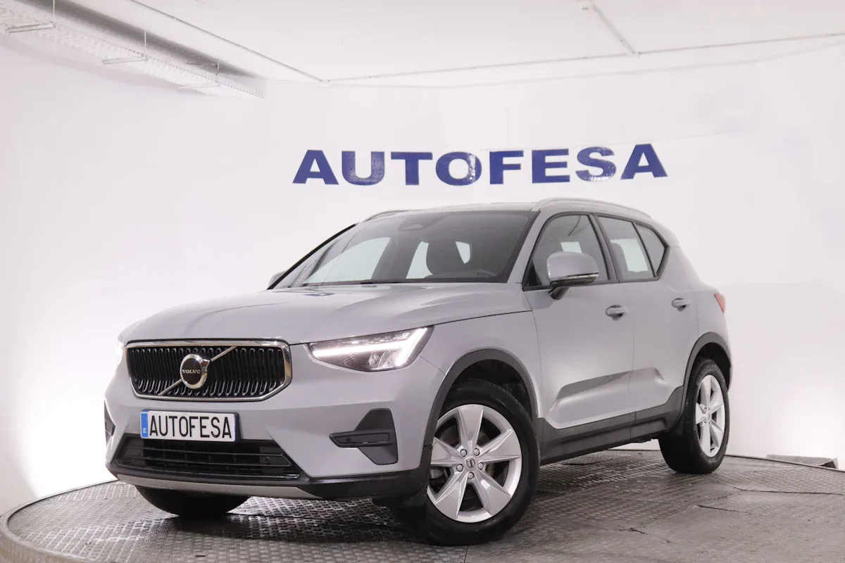 Volvo XC40 B3 AUTO START 2WD 163CV 5P # GARANTIA FAB 04/2027, ,NAVY,CAMARA TRASERA XC40 B3 AUTO START 2WD 163CV 5P # GARANTIA FAB 04/2027,,NAVY,CAMARA TRASERA
