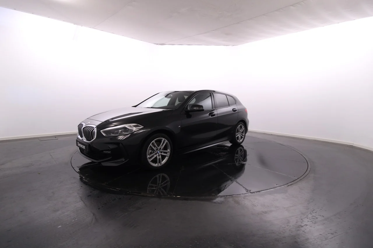 BMW Serie 1 - 116 d Pack M Cx. Aut. / Vidros Escurecidos