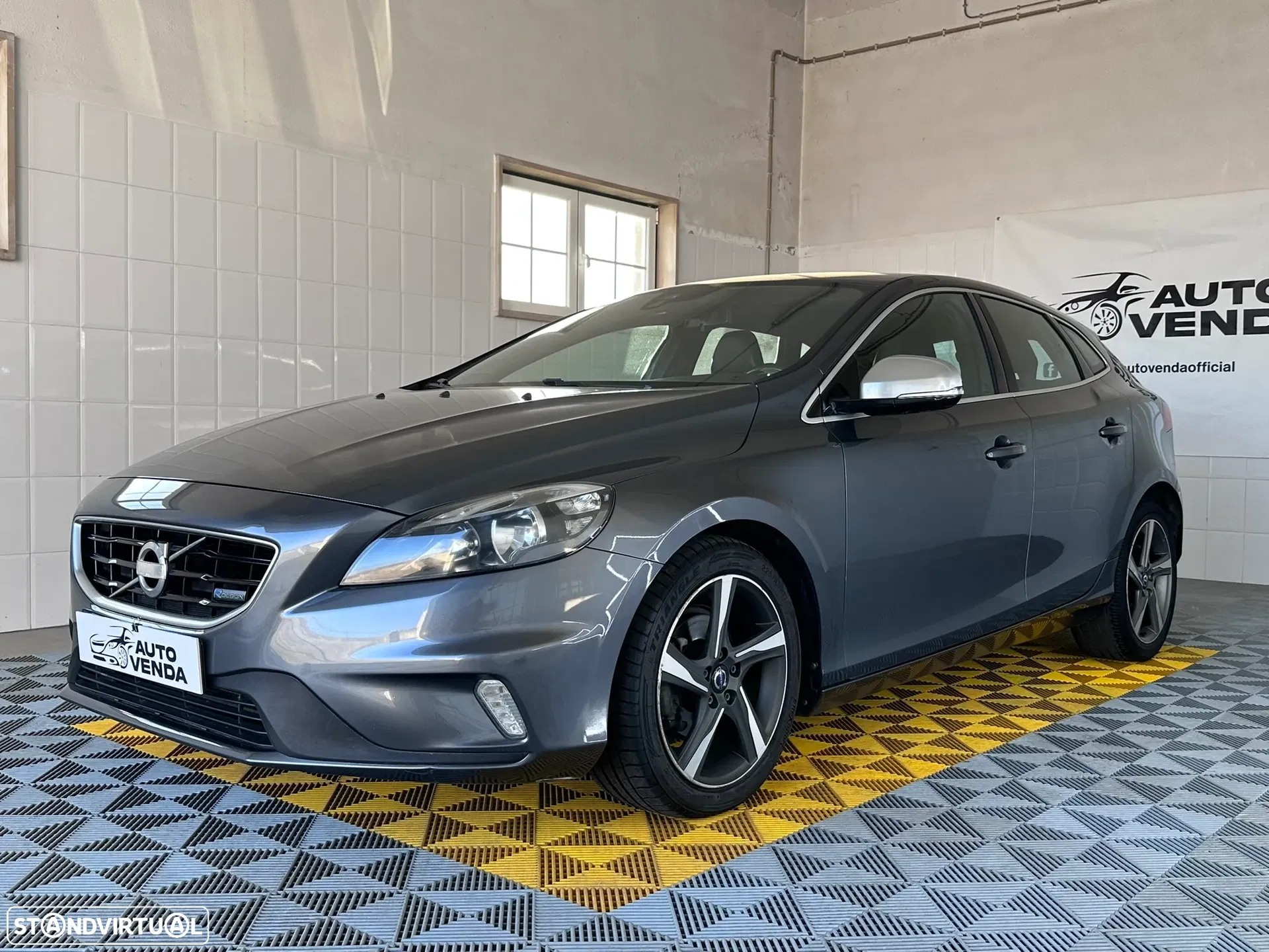 Volvo V40 1.6 D2 R-Design