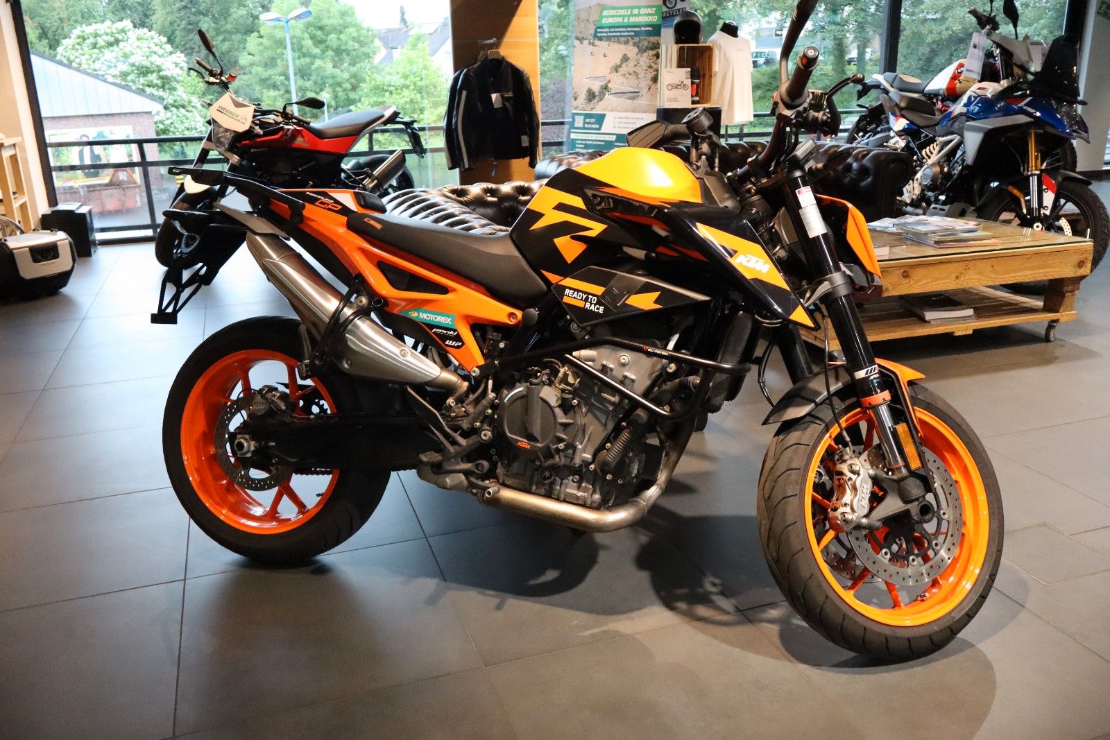 KTM 890 Duke GP