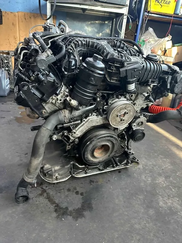 Motor Audi 3.0 TDI 272CP cod CRT, Euro 6, este complet dar este defect, se poate proba