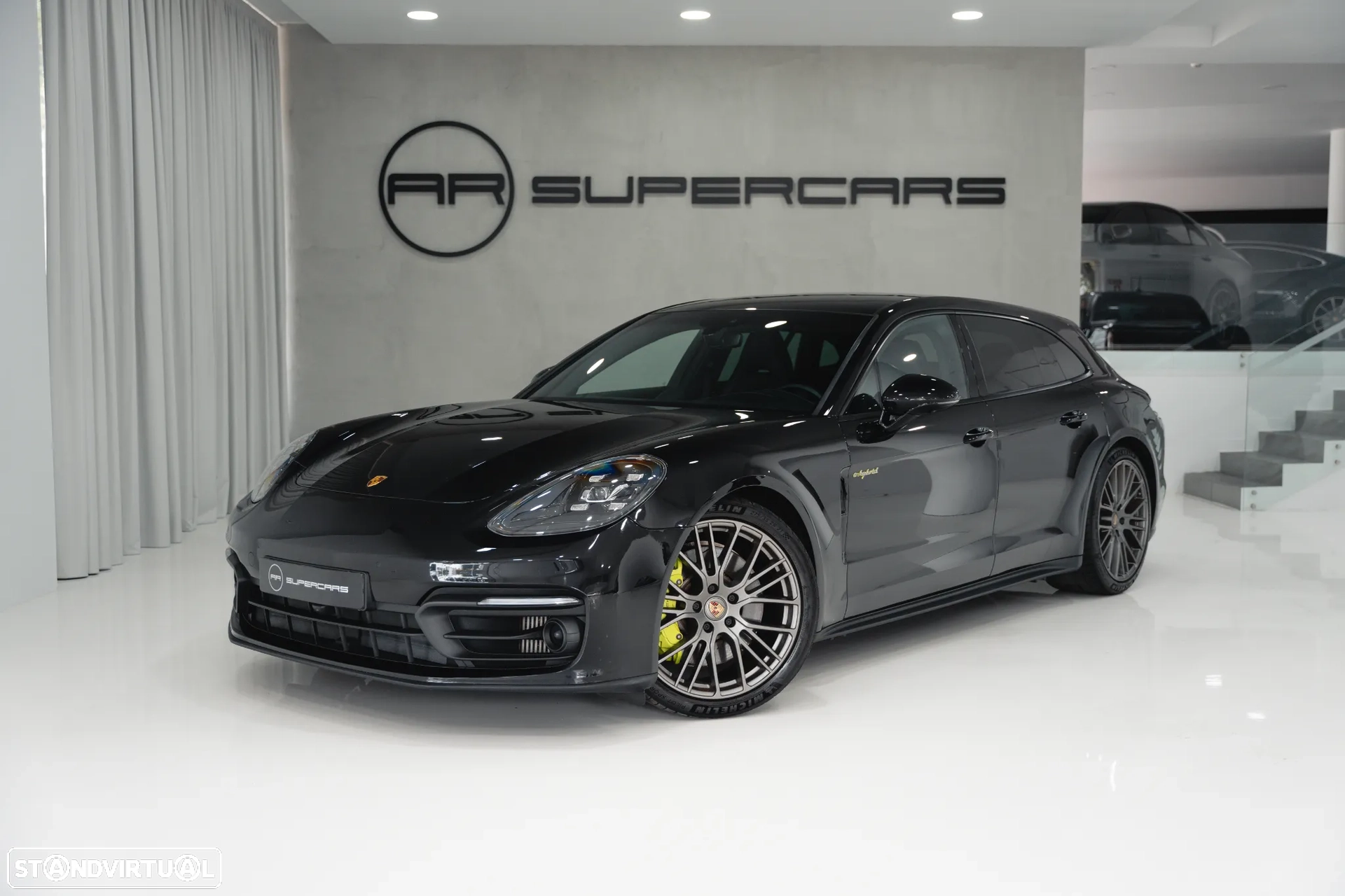 Porsche Panamera Sport Turismo 4 E-Hybrid Platinum Edition PDLS