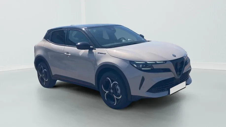 Alfa Romeo Junior 1.2 ibrida 145 speciale e-dct6 Zéro km immatriculé